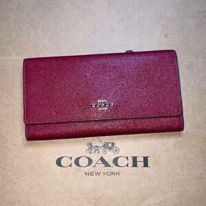 COACH Red Leather Wallet Trifold Credit Card Holder w Gold Hardware AUTHENTIC